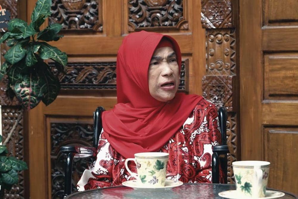 Dorce Gamalama (youtube.com/curhatbangdennysumargo)