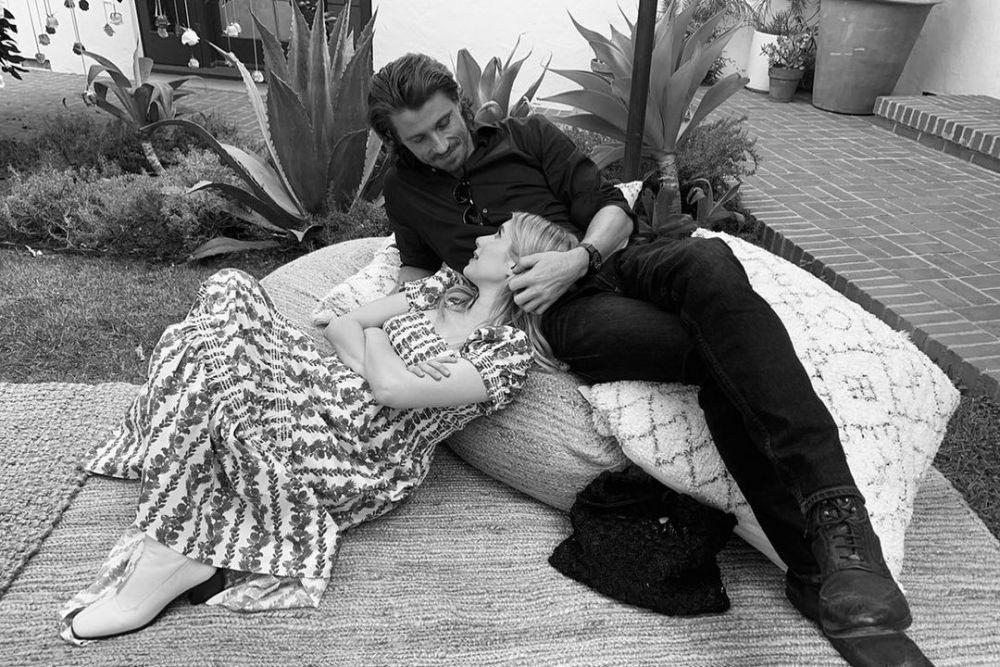 10 Potret Emma Roberts Sebelum Akhirnya Berpisah dari Garrett Hedlund