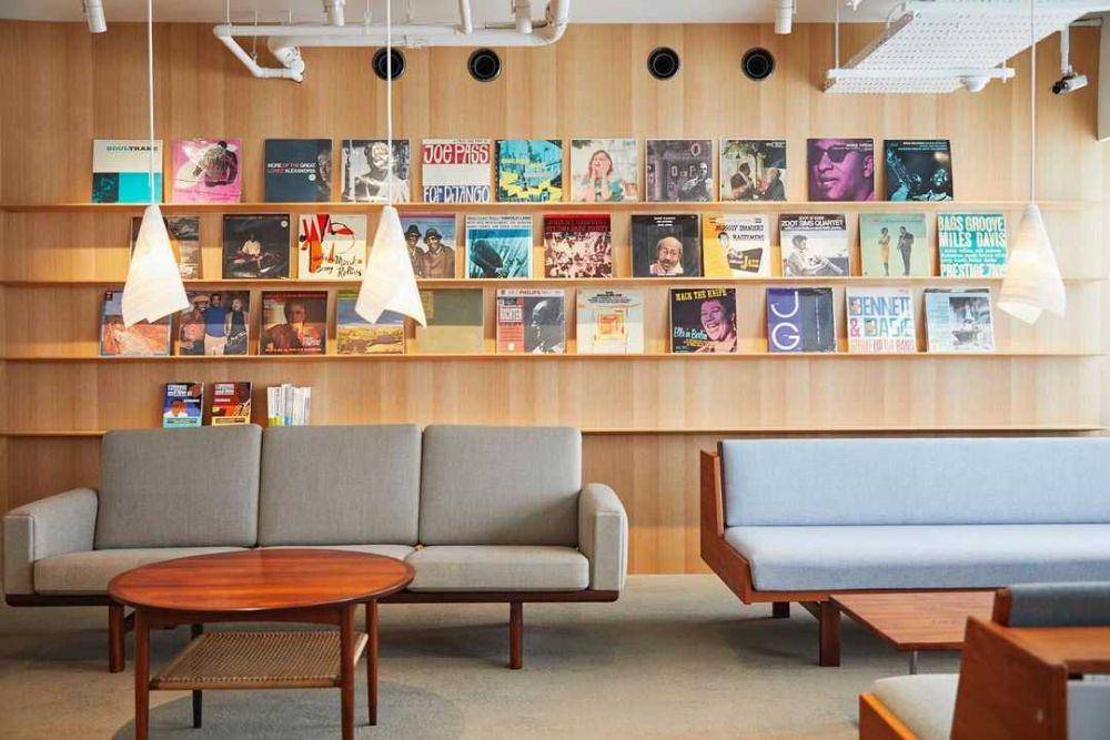 perpustakaan Murakami (instagram.com/waseda_university)