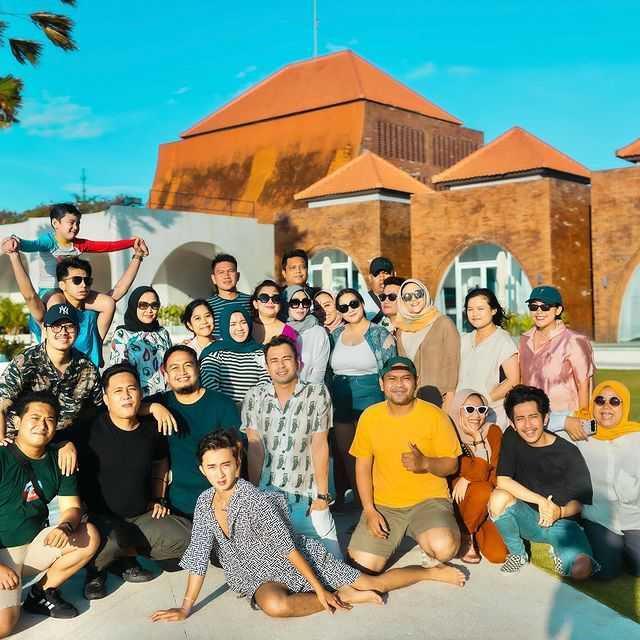 9 Potret Raffi Ahmad dan Nagita Slavina di Bali, Kerja Rasa Liburan