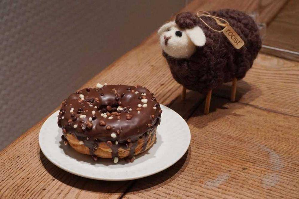 ilustrasi donat kesukaan Murakami (instagram.com/wihl_cafe)