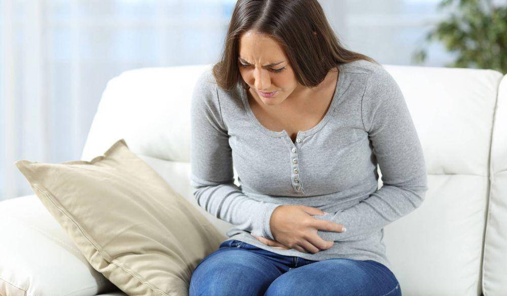 ilustrasi sakit perut, salah satu gejala megakolon toksik (womenshealth.gov)