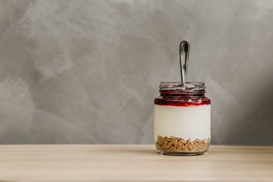 ilustrasi cheese cake jar vla keju (unsplash.com/Jonathan Borba)