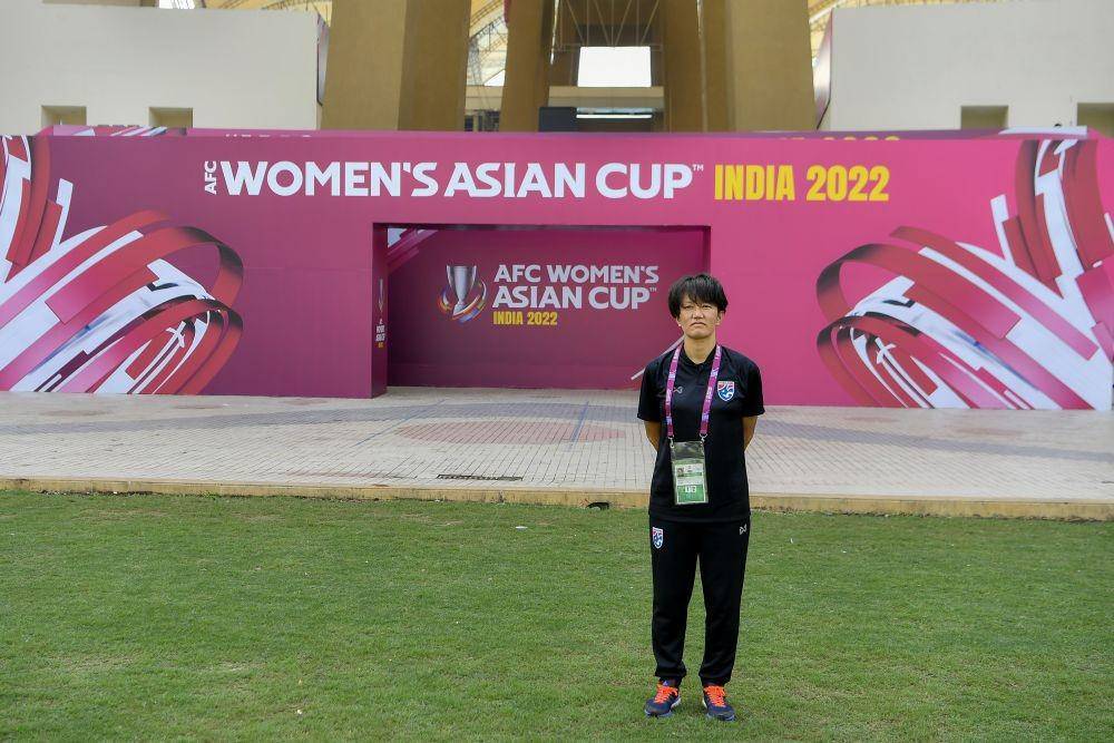 Miyo Okamoto, merupakan Pelatih Thailand di Piala Asia Wanita 2022. (the-afc.com)