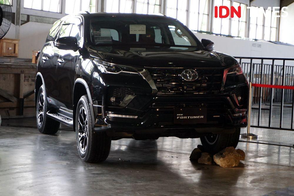 Viral! Aksi Arogan Pengemudi Fortuner di Jaksel, Ngamuk Rusak Brio