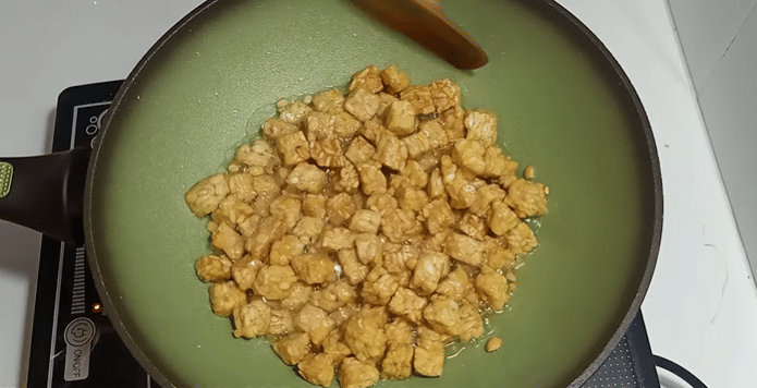 Ilustrasi menggoreng tempe (youtube.com/dapura2)