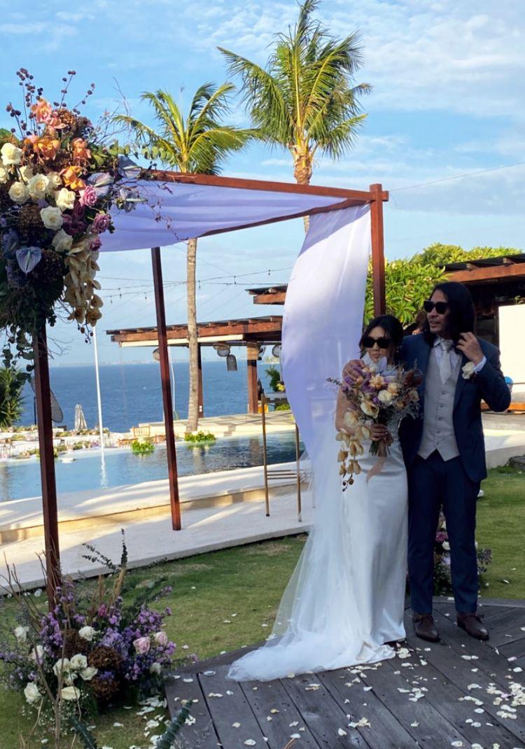 Digelar di Bali, 10 Momen Intim Pernikahan Marcello Tahitoe dan Cindy