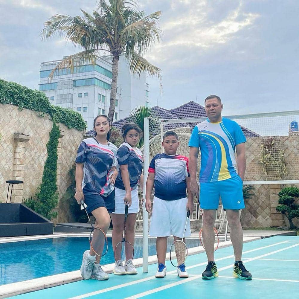 potret keluarga Krisdayanti (instagram.com/krisdayantilemos)