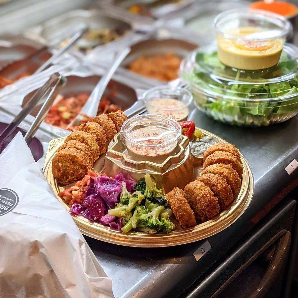 Falafel Brothers (instagram.com/falafelbrotherstokyo)