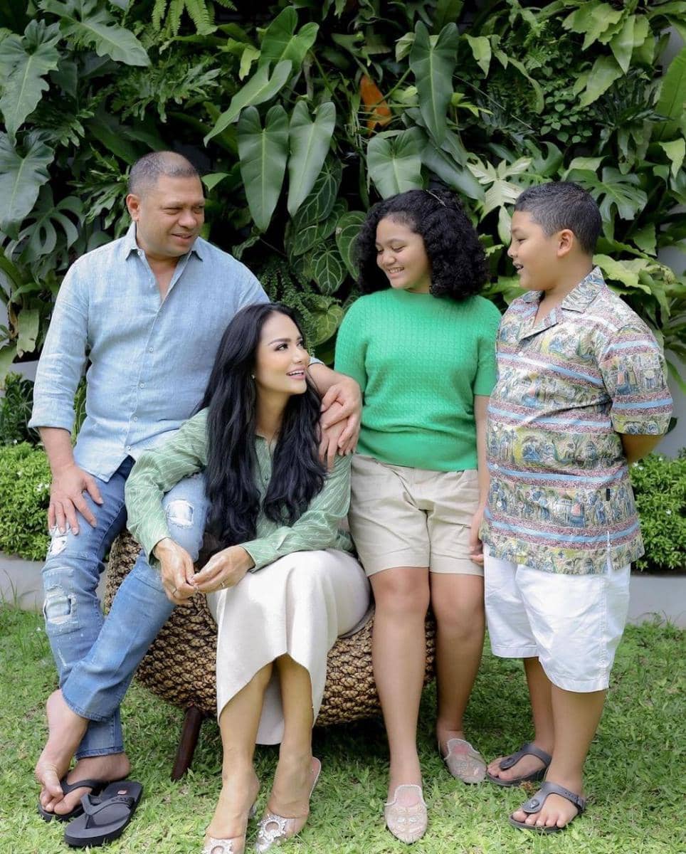 potret keluarga Krisdayanti (instagram.com/krisdayantilemos)