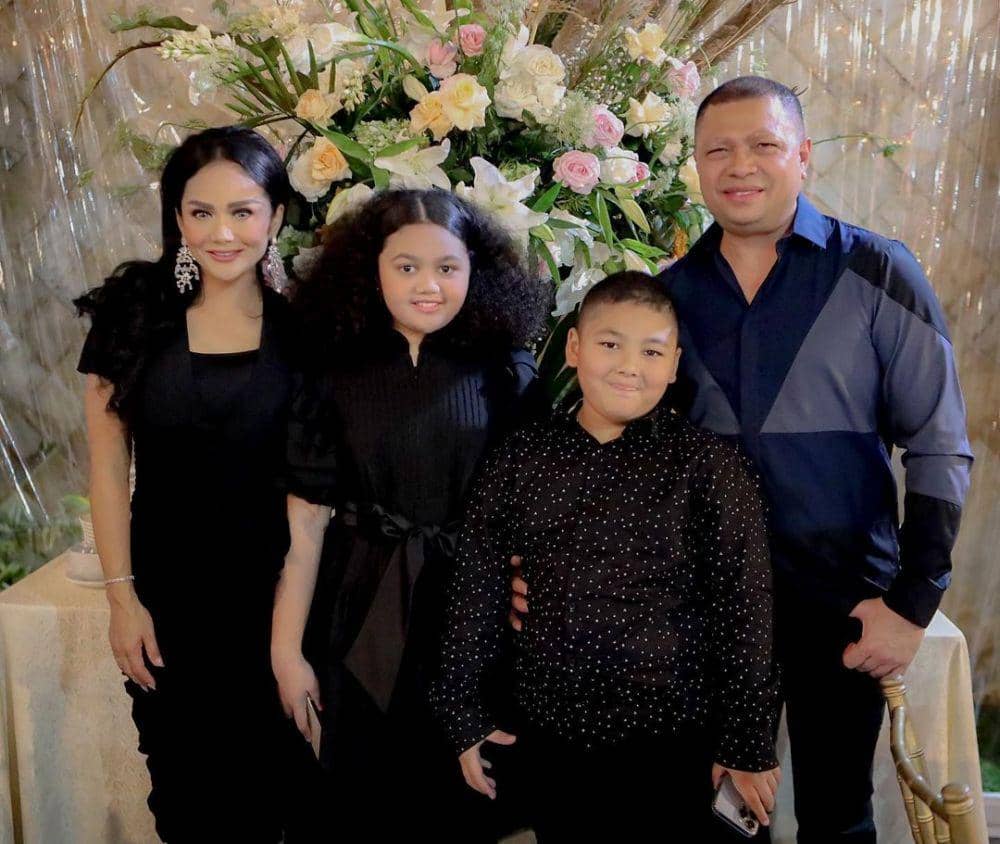 potret keluarga Krisdayanti (instagram.com/krisdayantilemos)