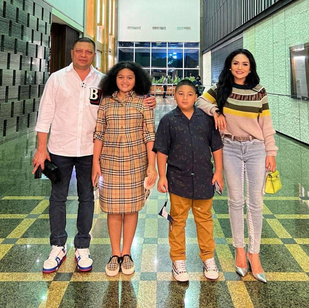 potret keluarga Krisdayanti (instagram.com/krisdayantilemos)