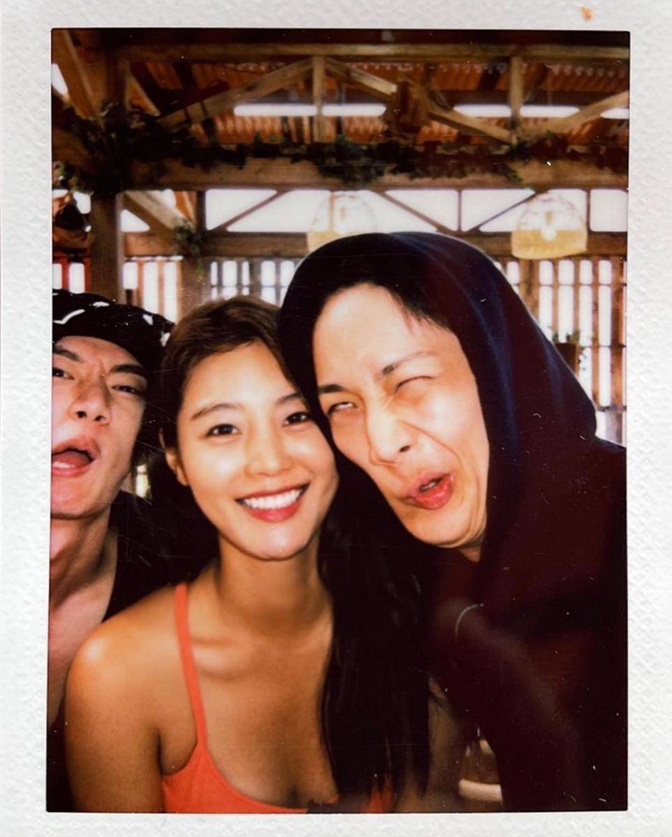 kedekatan peserta Single's Inferno di balik layar (instagram.com/kangsoyeon__)