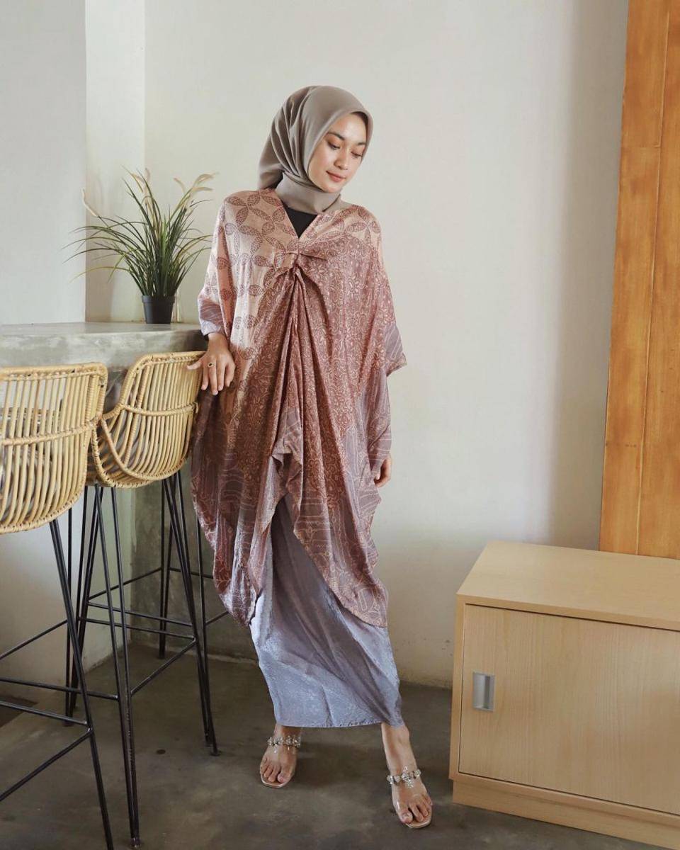 outfit kondangan ala Alifia Diannisa (instagram.com/alfdns)