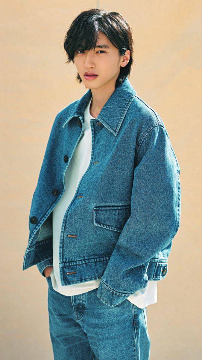 Gaya busana Shunsuke Michieda (twitter.com/hourlymicchi)