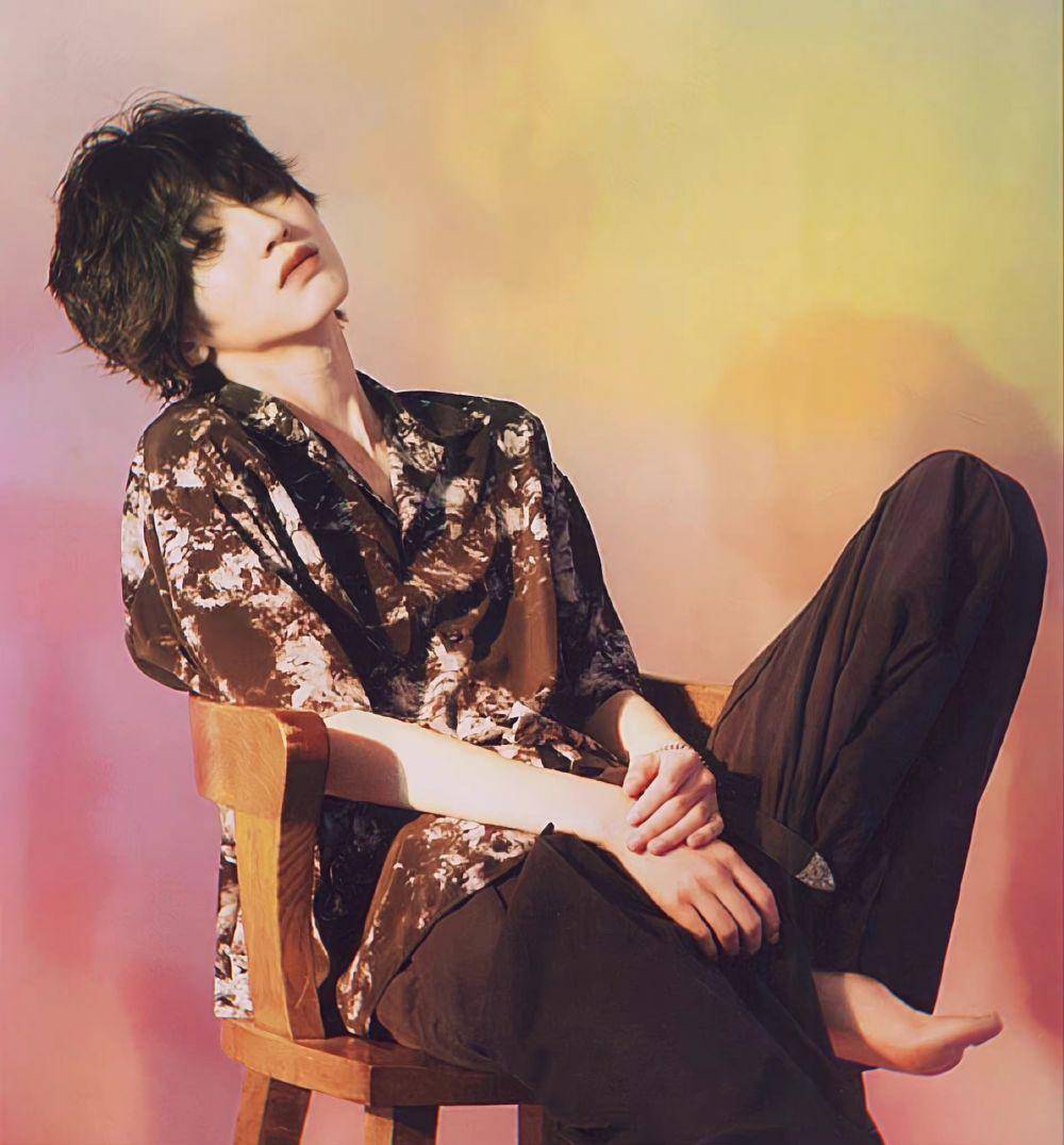 Gaya busana Shunsuke Michieda (twitter.com/hourlymicchi)