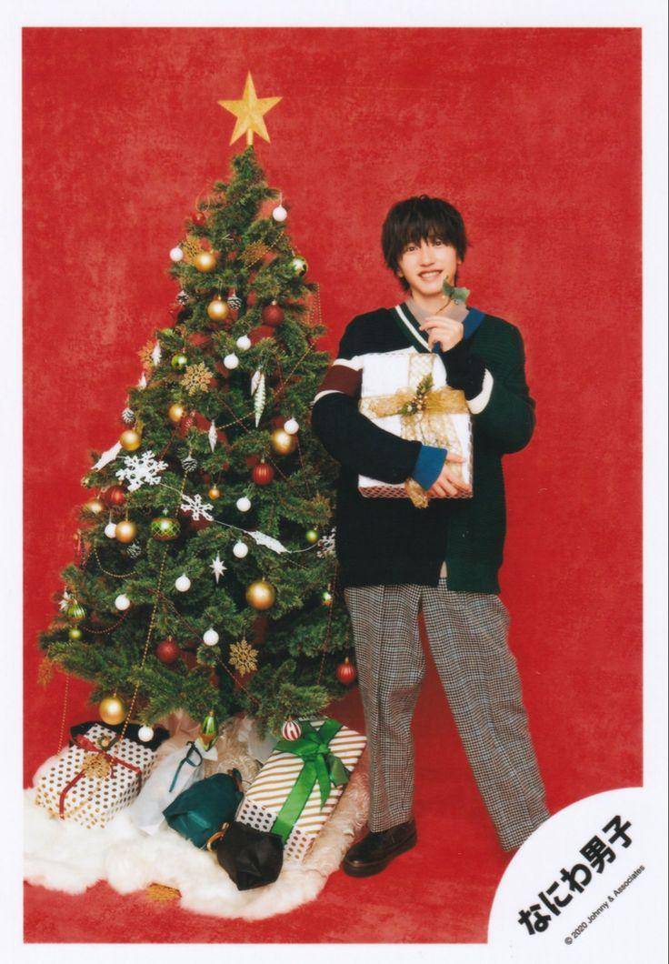 Gaya busana Shunsuke Michieda (twitter.com/hourlymicchi)