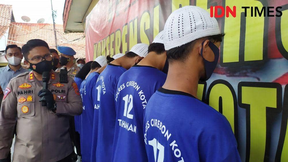 Saling Tantang Via Medsos, Enam Orang Tawuran Diringkus Polisi