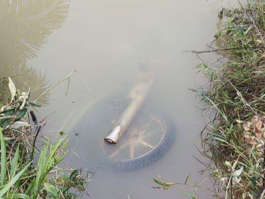 Kendaraan korban Wiyono ditemukan di pinggir aliran sungai Pinang Muba (IDN Times/istimewa)