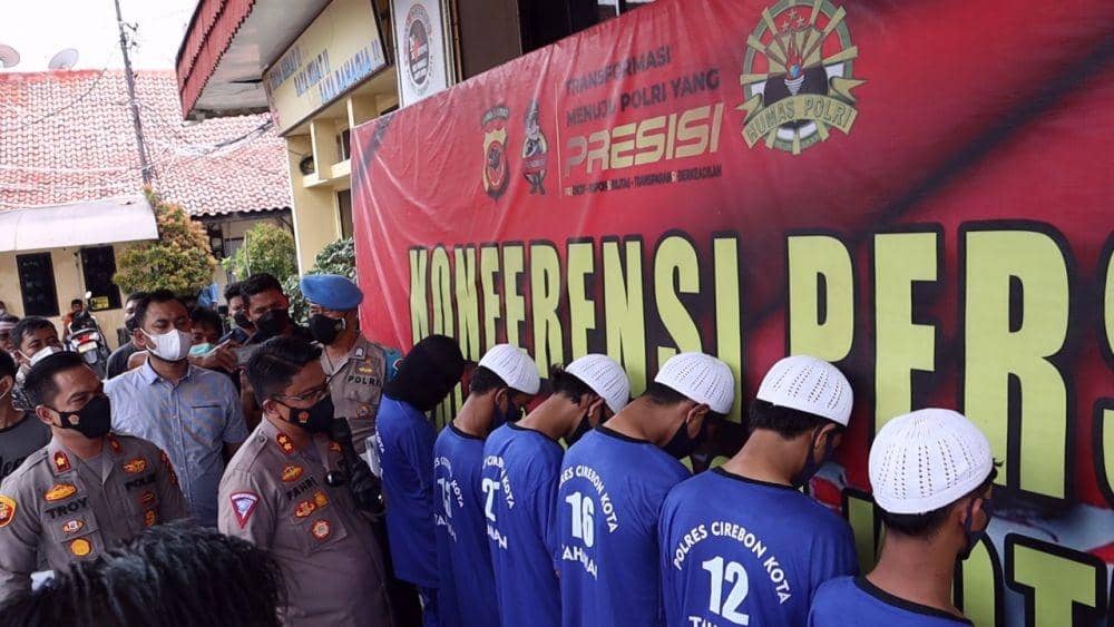 Enam pelajar diamankan Polres Cirebon Kota. (Humas Polres Cirebon Kota)