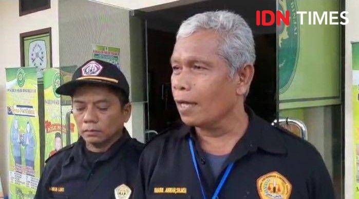 Khairul Anwar selaku ketua DPP-LPKN dan kuasa hukum konsumen (IDN Times/ Bambang Suhandoko)