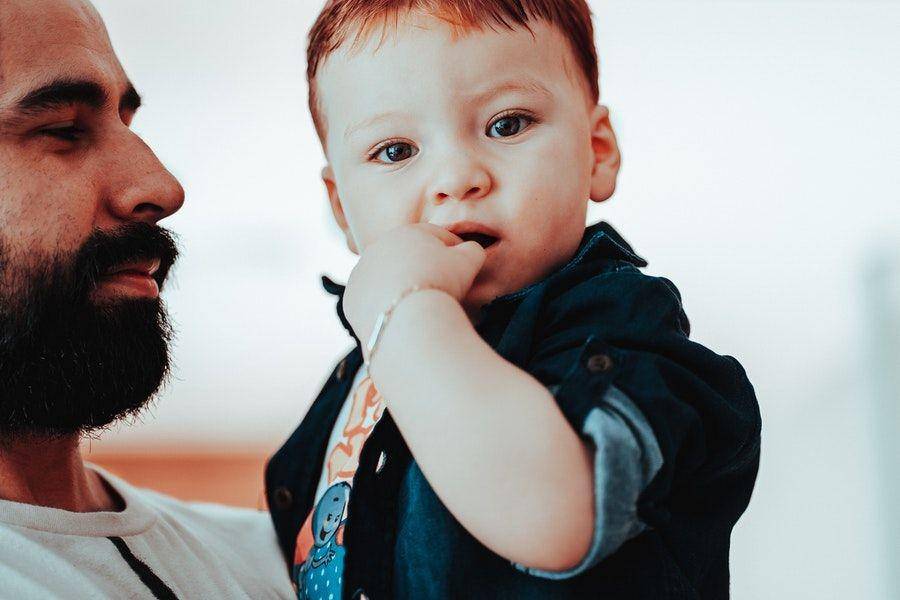 ilustrasi anak laki-laki (pexels.com/@cleyder-duque-1585619)