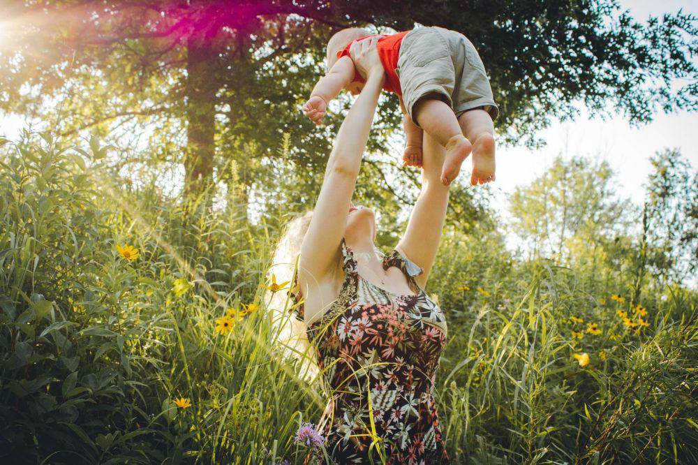ilustrasi ibu dan anak (pexels.com/@creationhill)