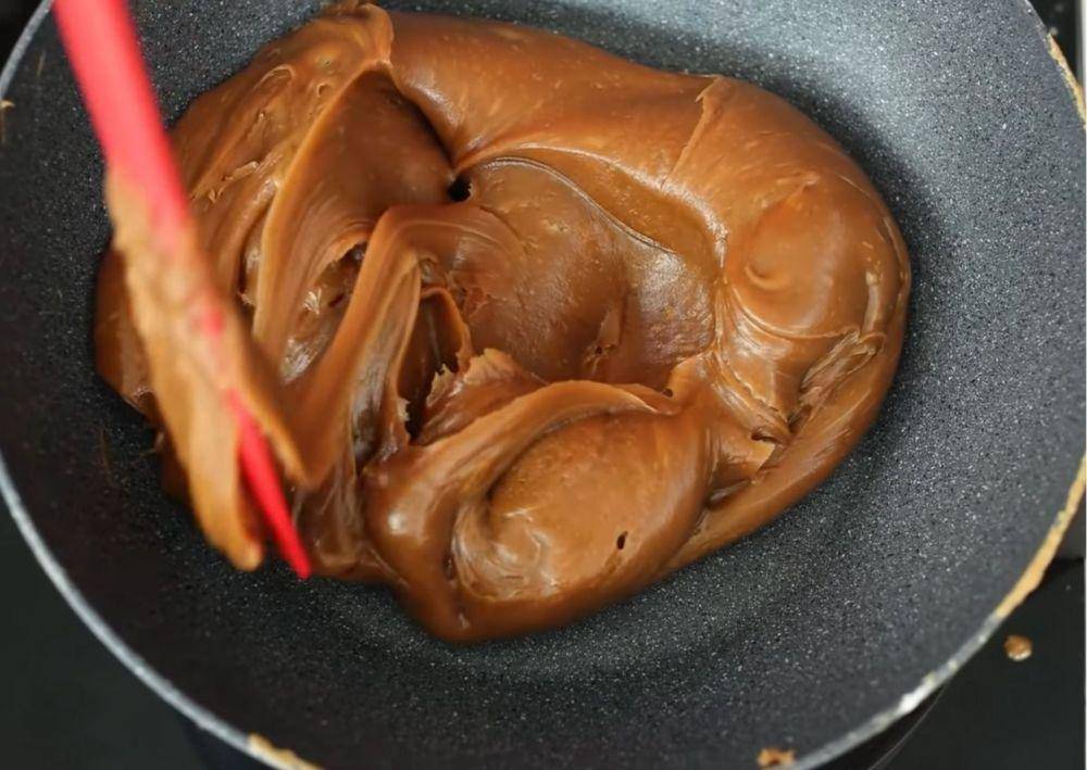 Proses memasak dodol (youtube.com/Devina Hermawan)