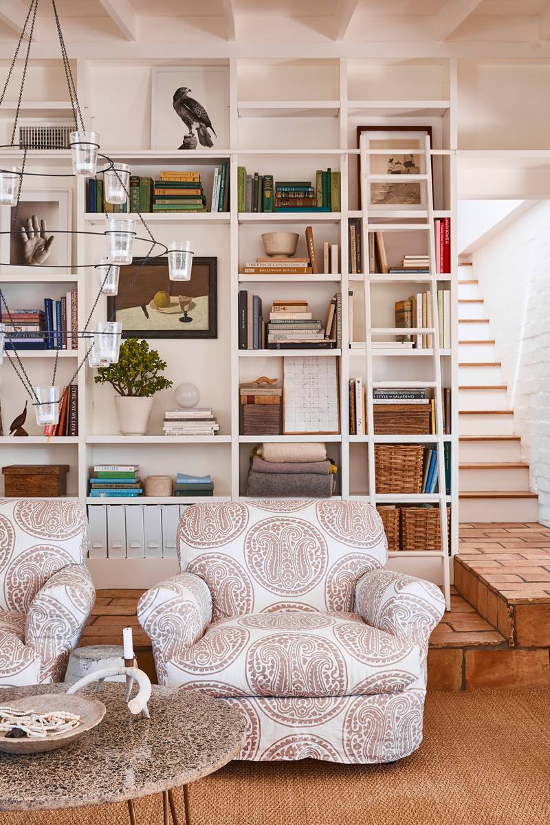 ilustrasi dekorasi ruang tamu (VICTORIA PEARSON via housebeautiful.com)