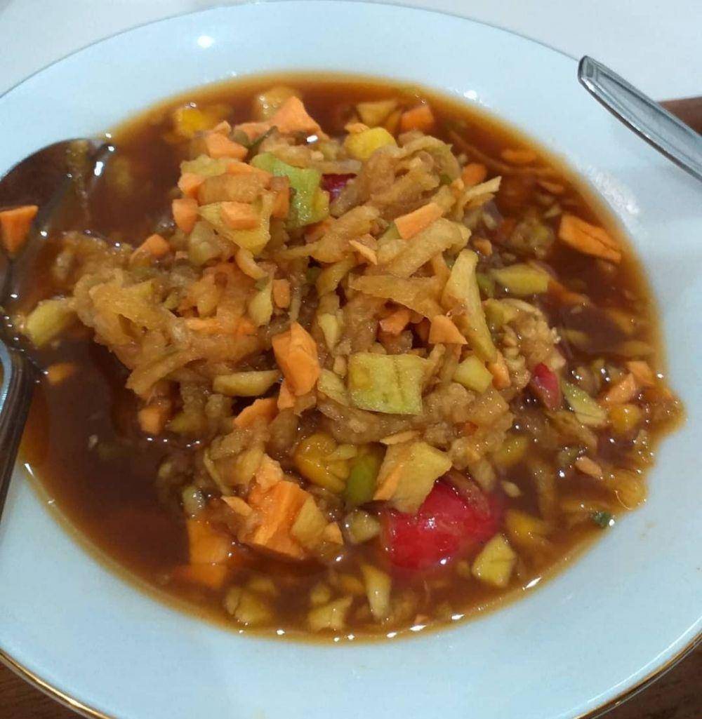 rujak tumbuk (instagram.com/inachen08)
