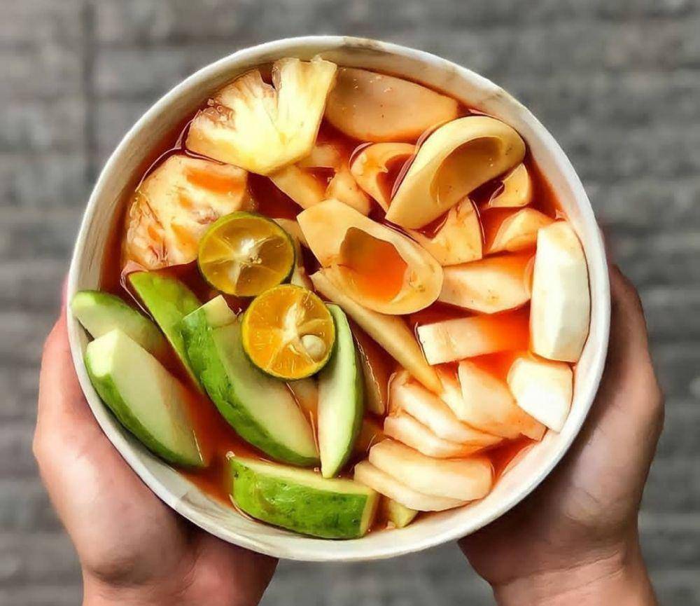 asinan buah (instagram.com/sabupurbalingga)