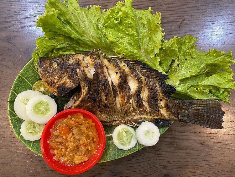ikan bakar (instagram.com/ikanbakarjayapura)