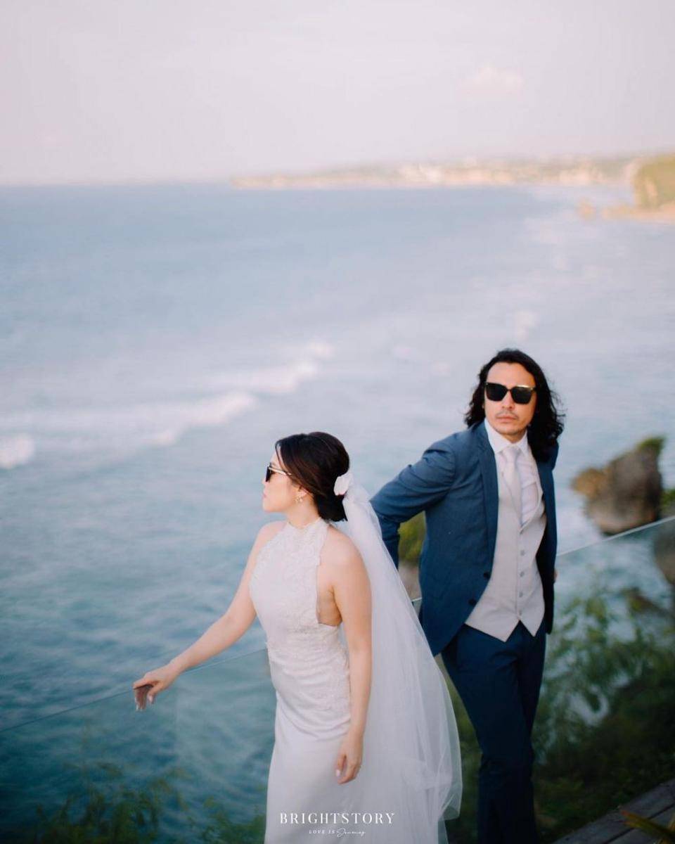Busana dan Makeup Pernikahan Cindy Maria dan Marcello Tahitoe. (instagram.com/thebrightstory)