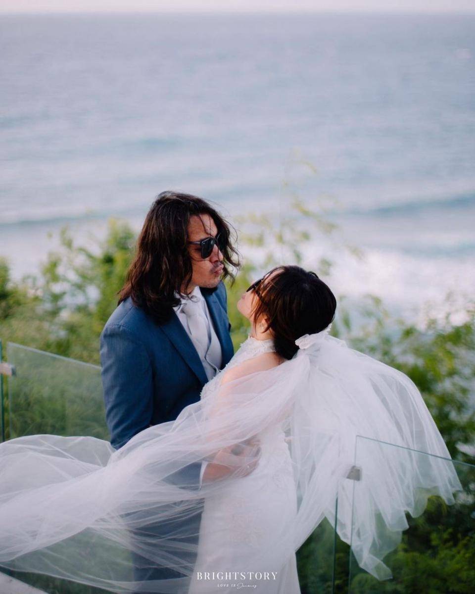 Busana dan Makeup Pernikahan Cindy Maria dan Marcello Tahitoe. (instagram.com/thebrightstory)
