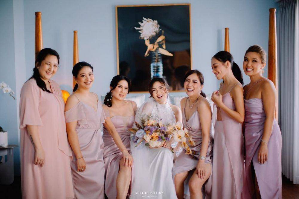 Busana dan Makeup Pernikahan Cindy Maria dan Marcello Tahitoe. (instagram.com/thebrightstory)