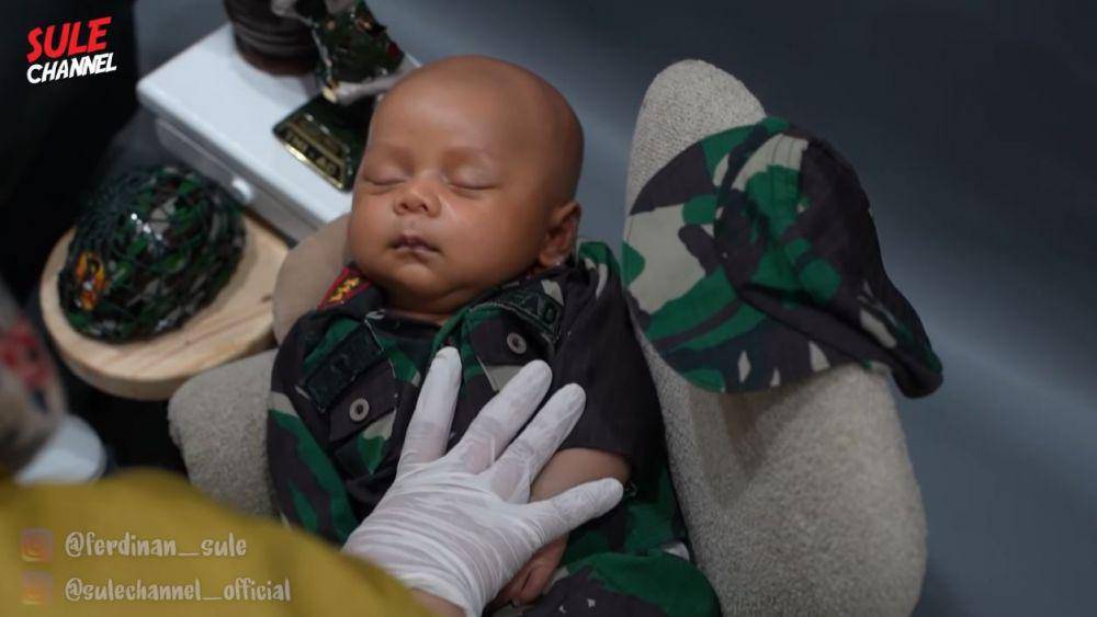 pemotretan baby Leslar dan Adzam (YouTube.com/SULE Channel)