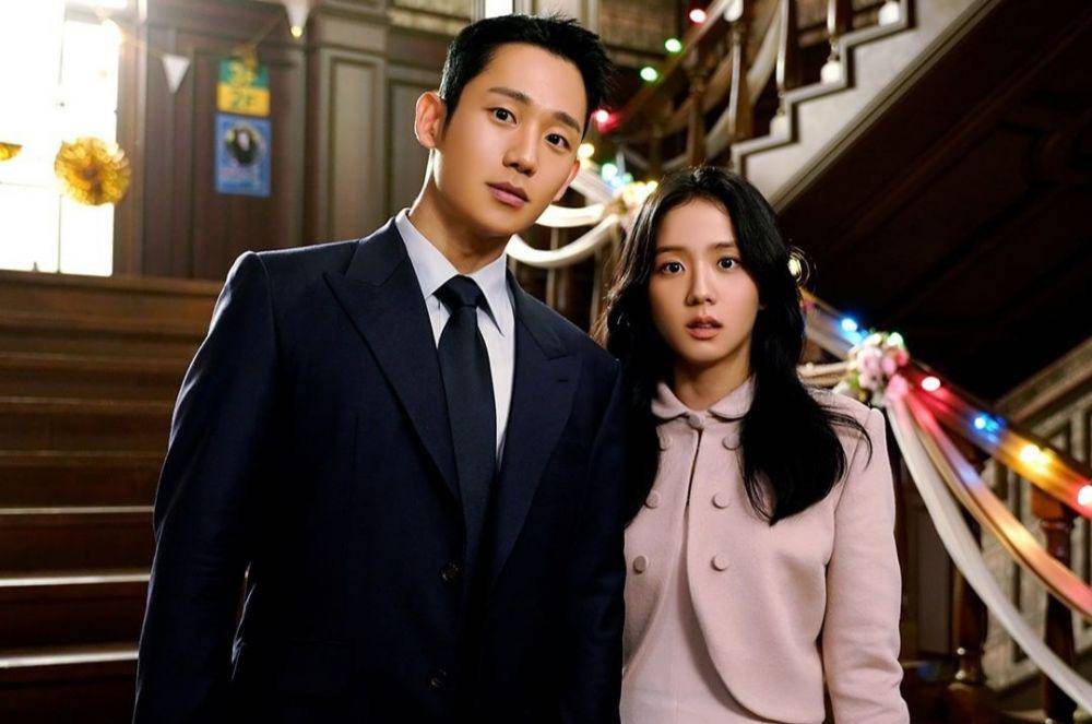 Jung Hae In dan Ji Soo dalam drama Snowdrop (dok. JTBC/Snowdrop)
