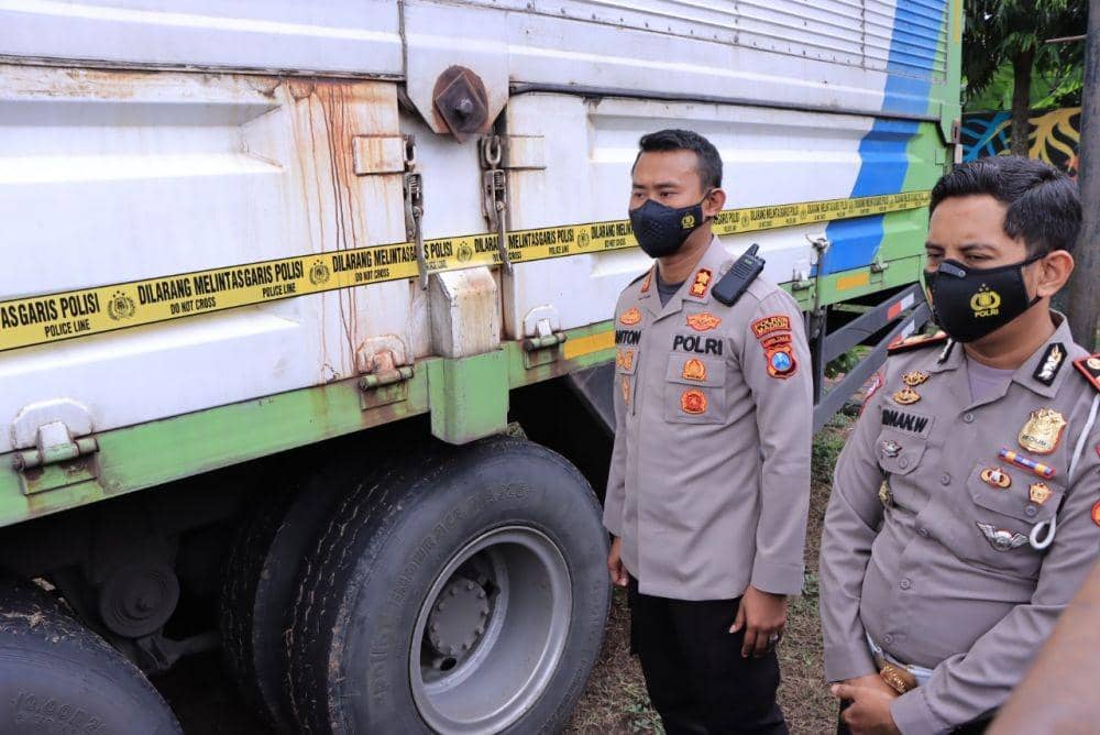 Truk yang dikemudikan pelaku tabrak lari di jalan tol diamankan di Mapolres Madiun. Dok.IDN Times/Istimewa