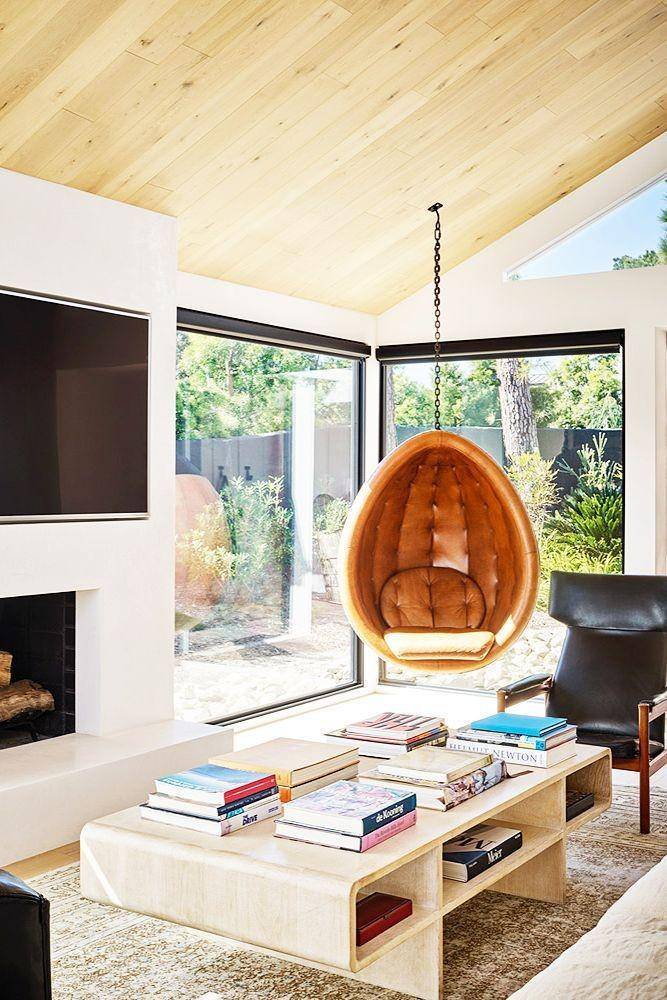 ilustrasi dekorasi ruang tamu (ROMANEK DESIGN STUDIO via housebeautiful.com)