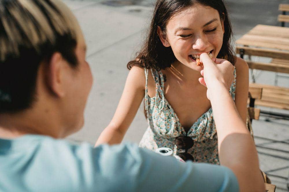 ilustrasi pasangan (pexels.com/Samson Katt)