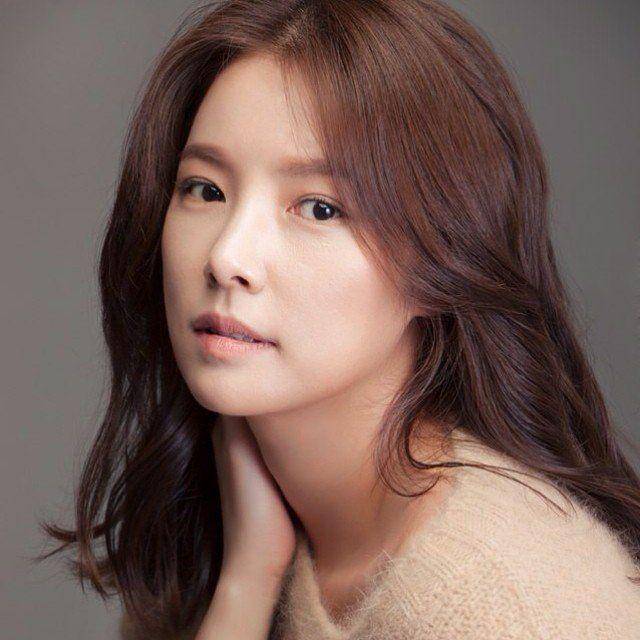 Song Min Ji (instagram.com/minjissssssong)
