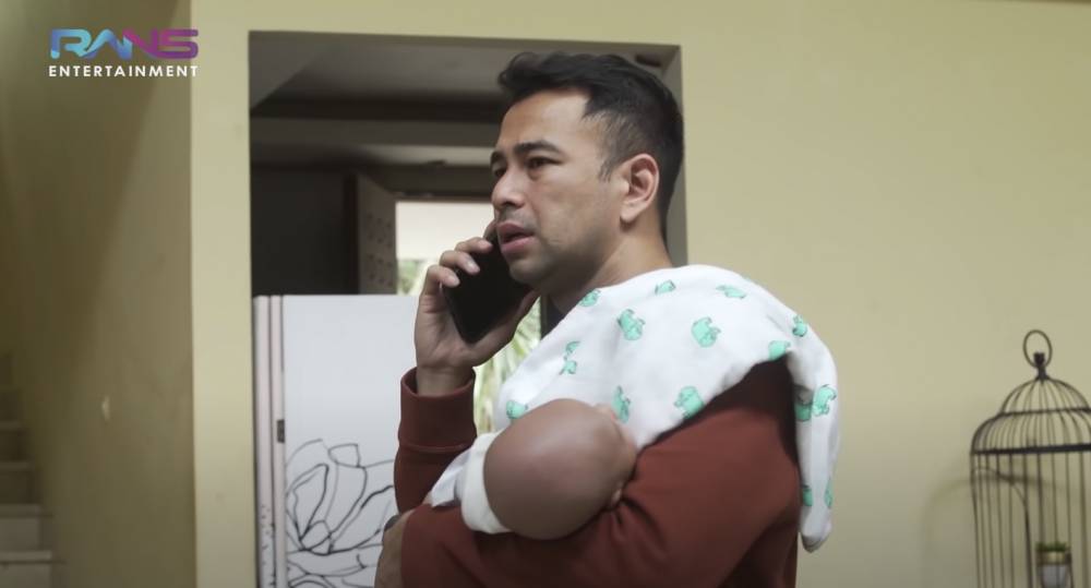 baby Rayyanza main ke rumah baby Leslar (youtube.com/ransentertainment)