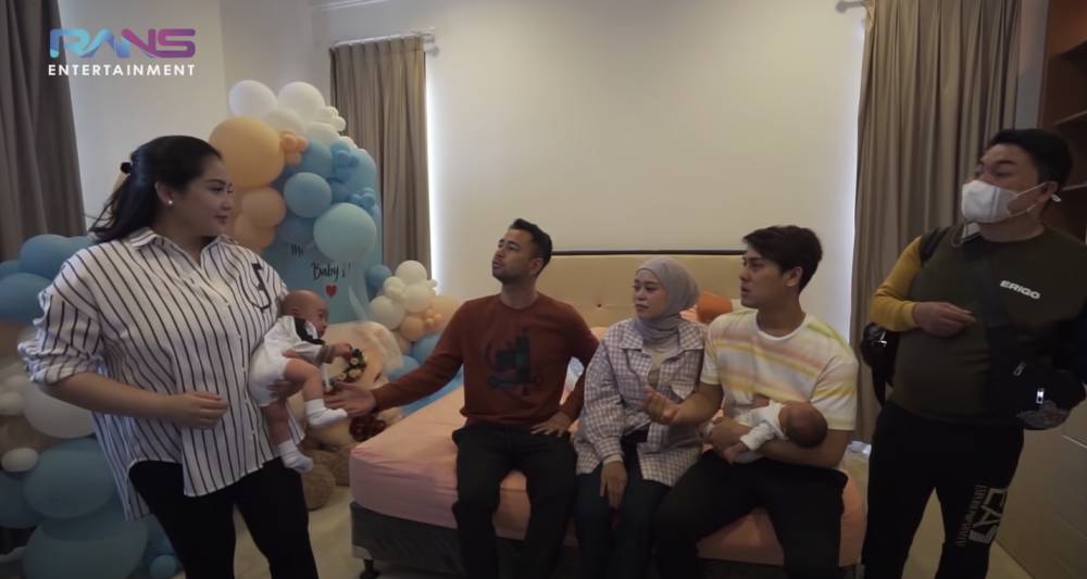 baby Rayyanza main ke rumah baby Leslar (youtube.com/ransentertainment)