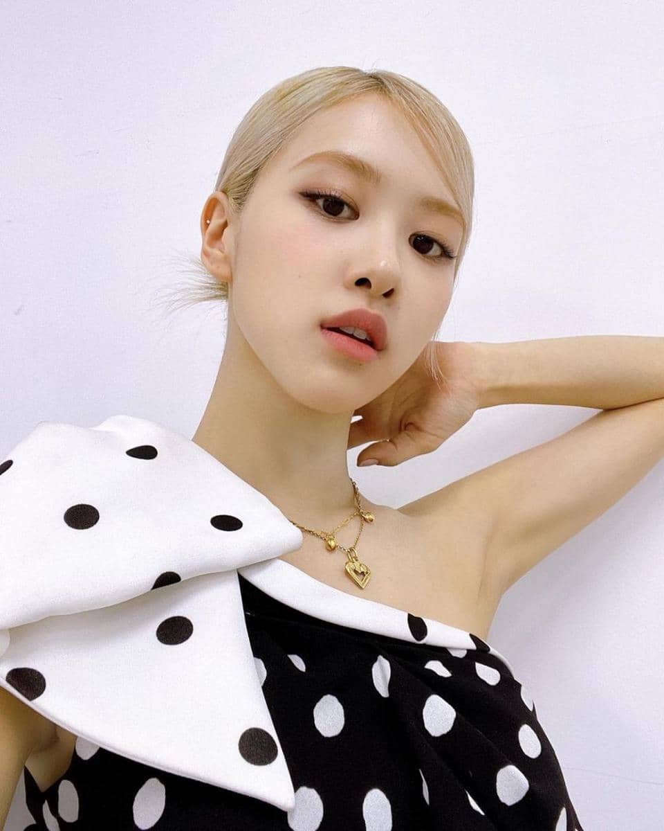 potret Rosé BLACKPINK (instagram.com/roses_are_rosie)