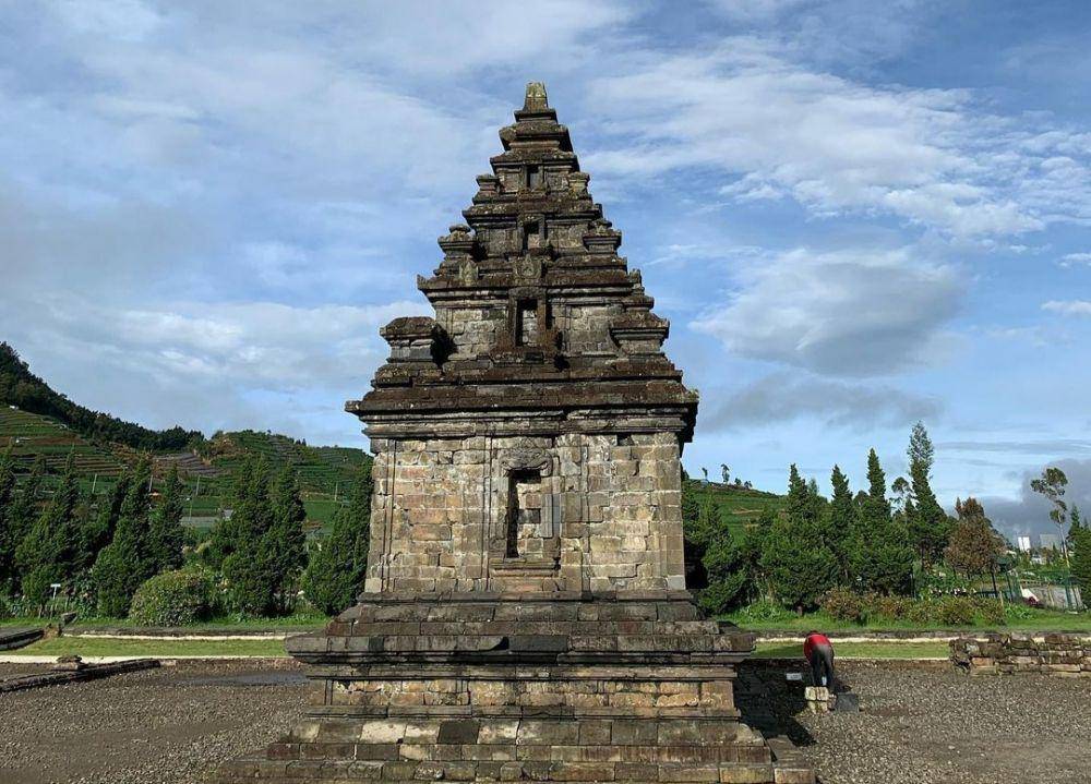 Candi Arjuna (instagram.com/tryanawahono)