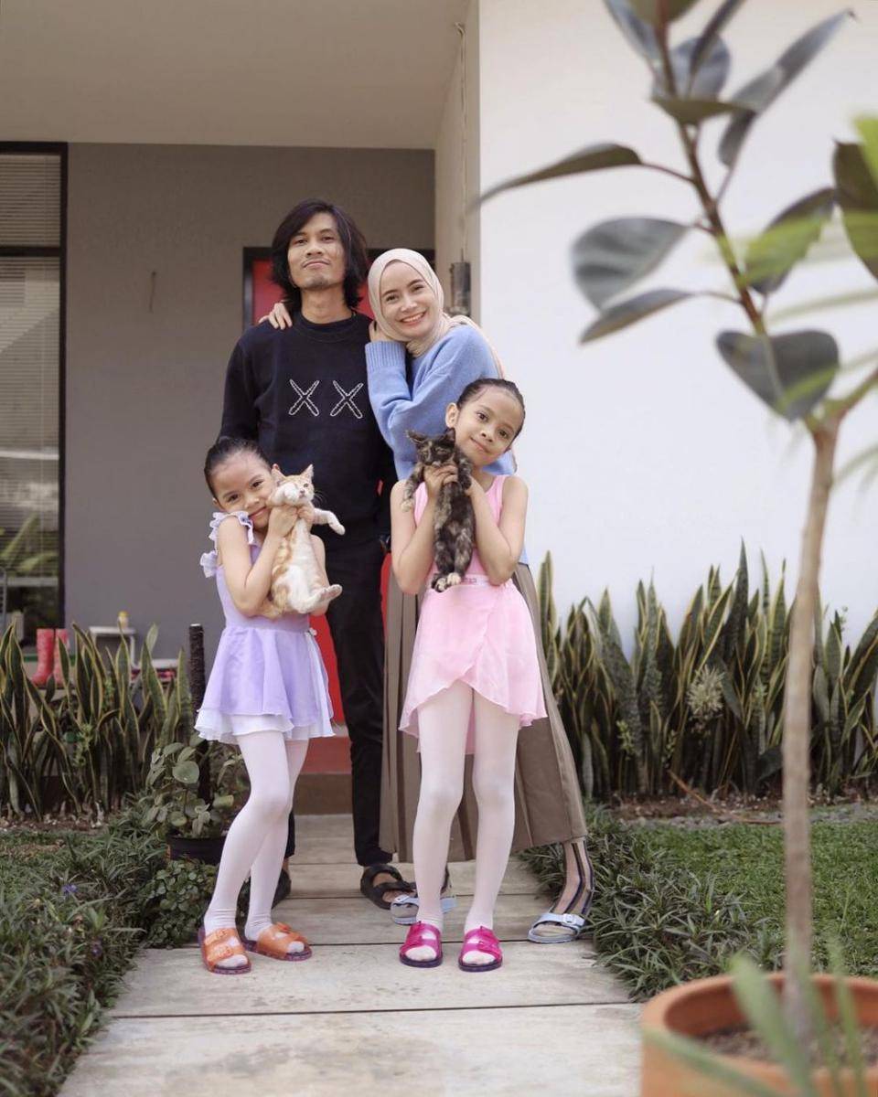 potret keluarga Tria The Changcuters (instagram.com/dhaturembulan)