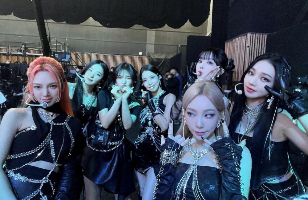 Tampil Perdana di Acara Musik, 9 Potret Girls On Top Saat di Backstage