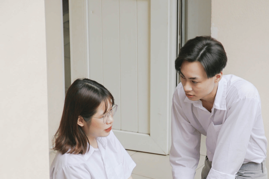 ilustrasi ngobrol (pexels.com/@tu-sau-499962)