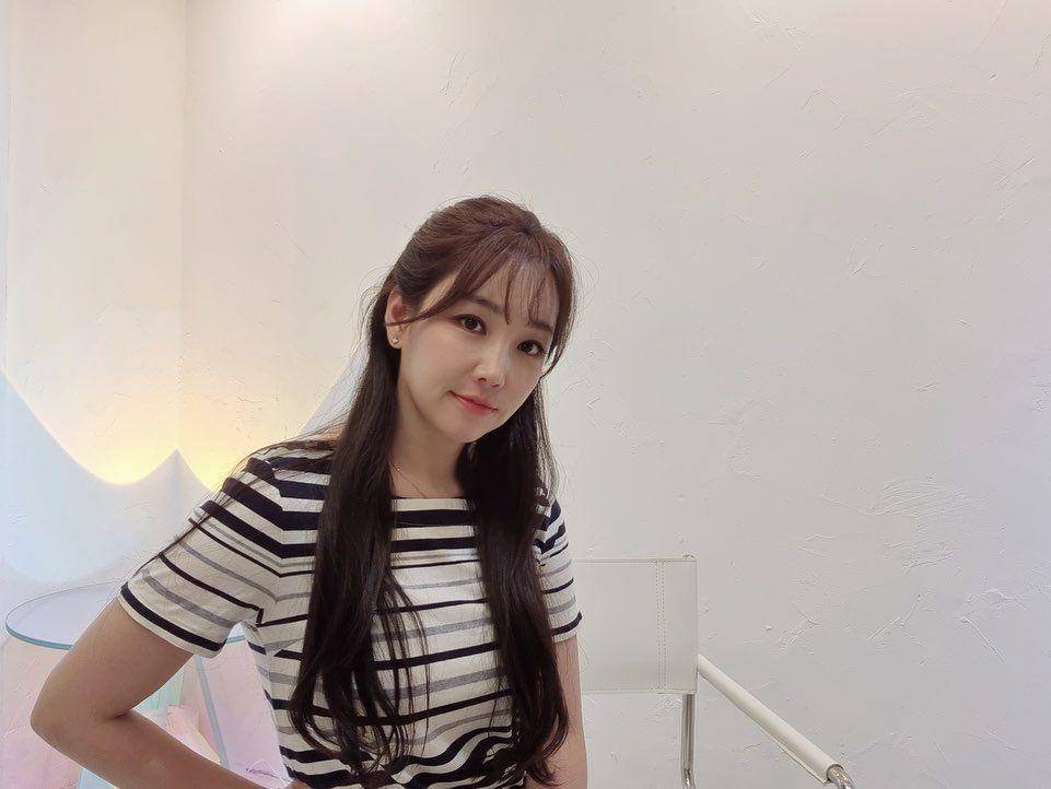 Lee Yoo Ri (instagram.com/leeyuri007)