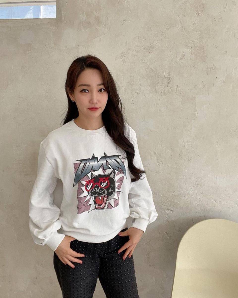 Lee Yoo Ri (instagram.com/leeyuri007)